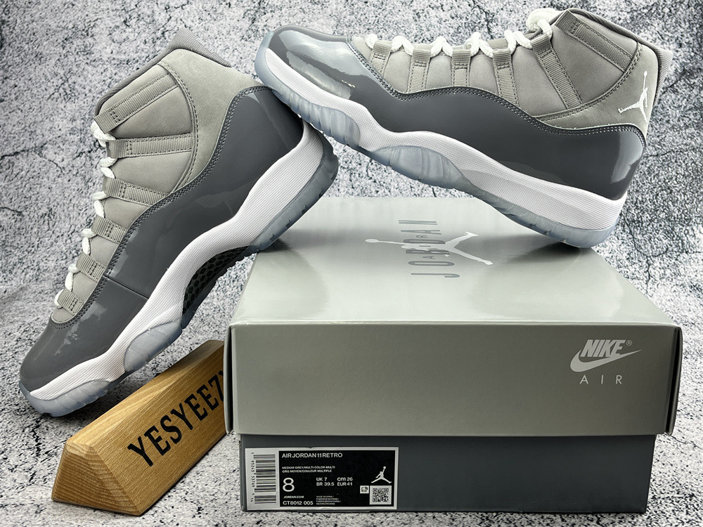 UA AIR JORDAN 11 RETRO