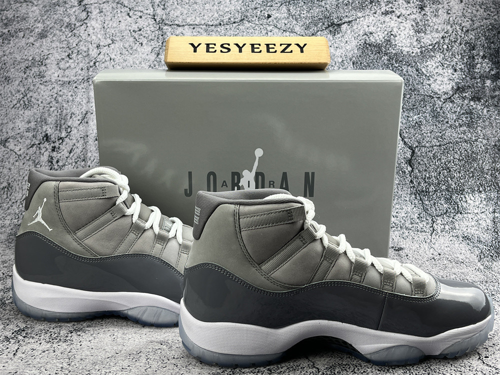 UA AIR JORDAN 11 RETRO