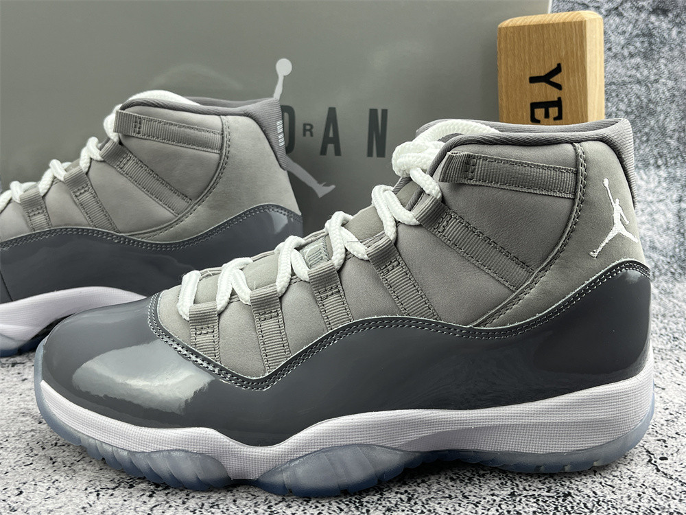 UA AIR JORDAN 11 RETRO