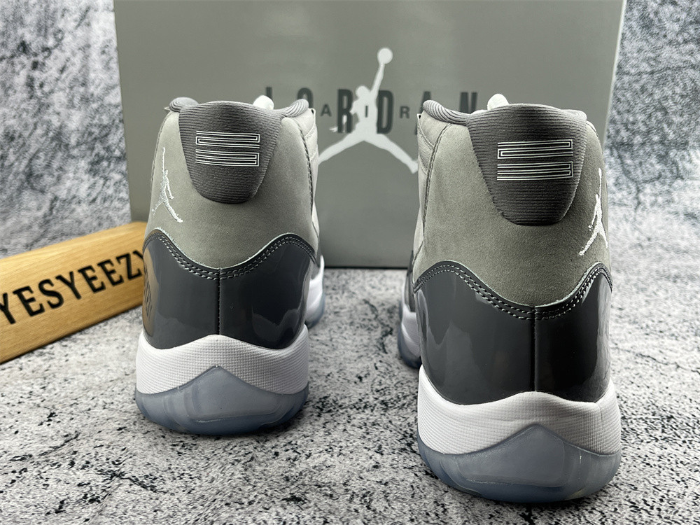 UA AIR JORDAN 11 RETRO