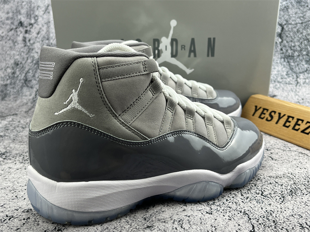 UA AIR JORDAN 11 RETRO
