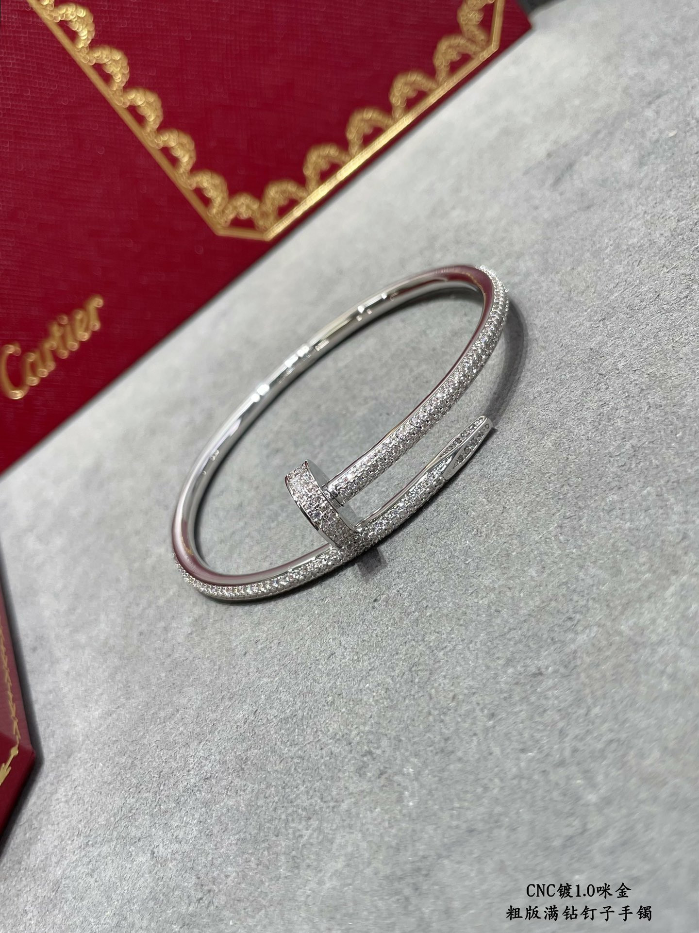 Ca*t1er Thick D1am0nd nail Bracelet