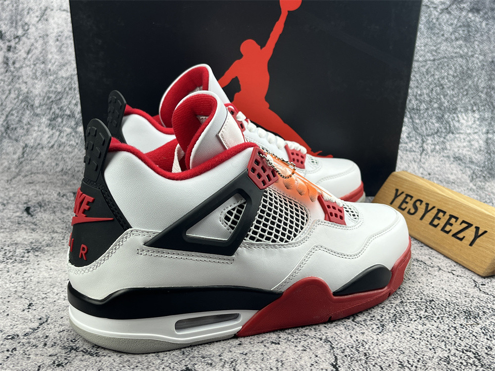 UA AIR JORDAN 4 RETRO OG 
