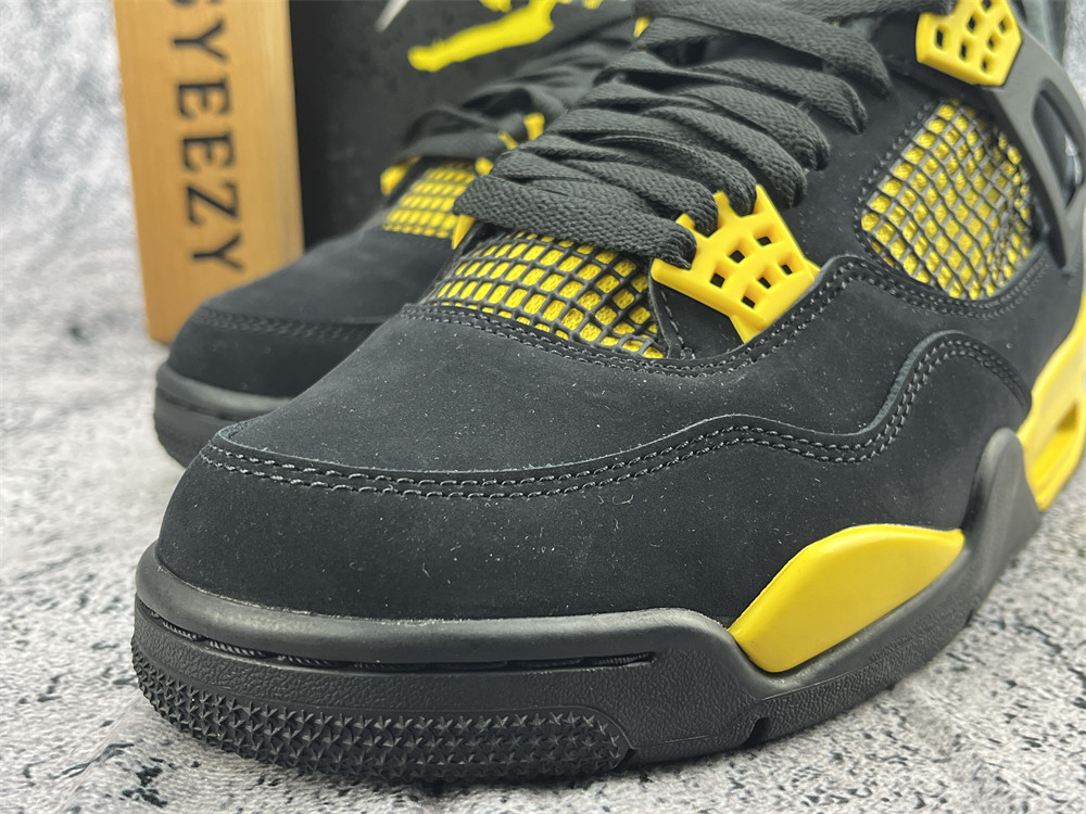 UA AIR JORDAN 4 RETRO 
