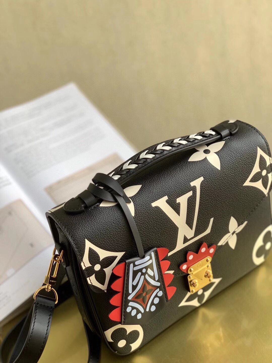 LV CRAFTY POCHETTE METIS M45385
