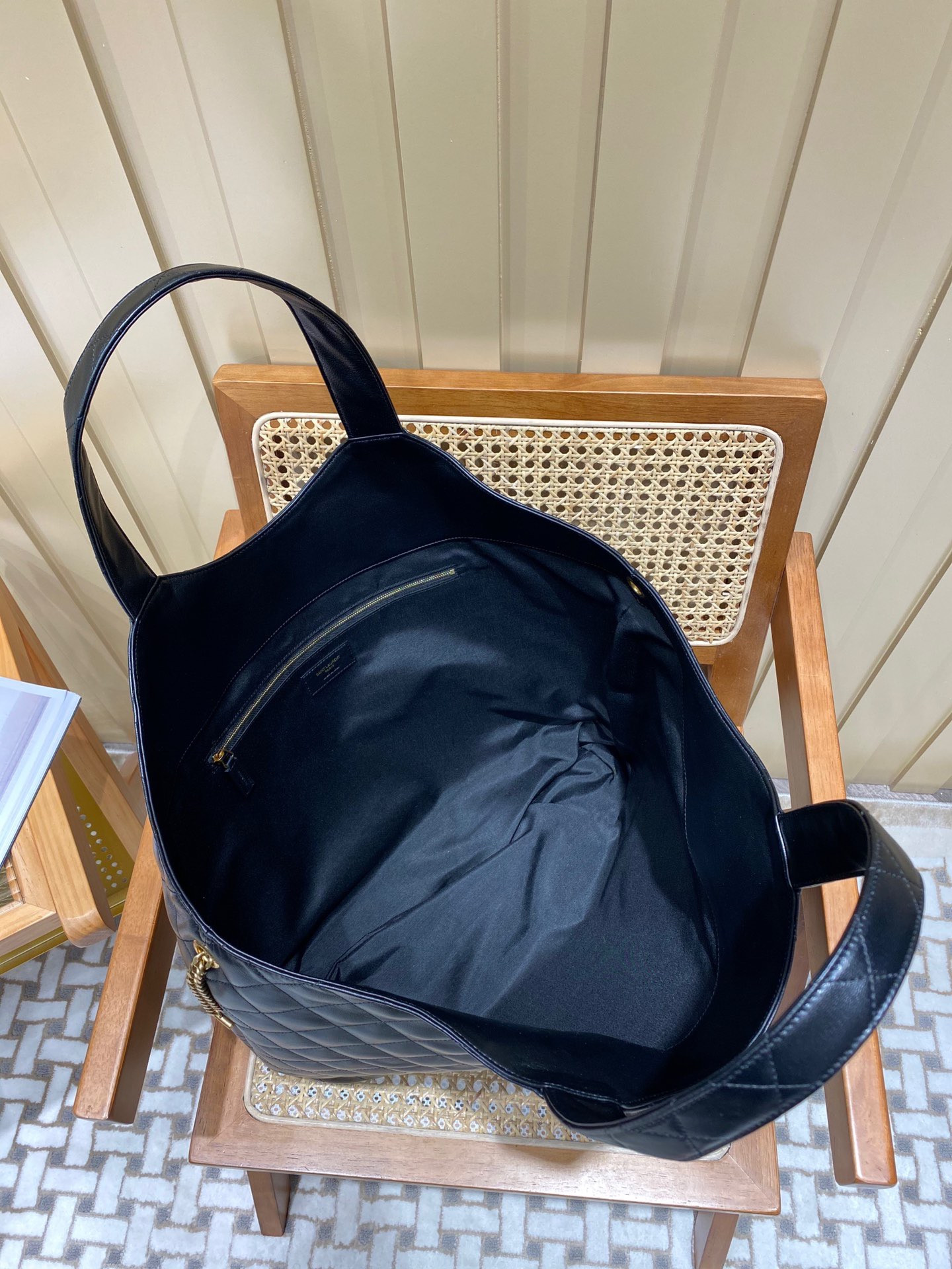 ICARE MAXI SHOPPING BAG IN QUILTED LAMBSKIN