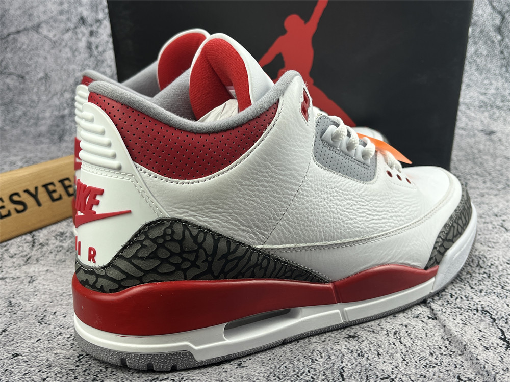 UA AIR JORDAN 3 RETRO