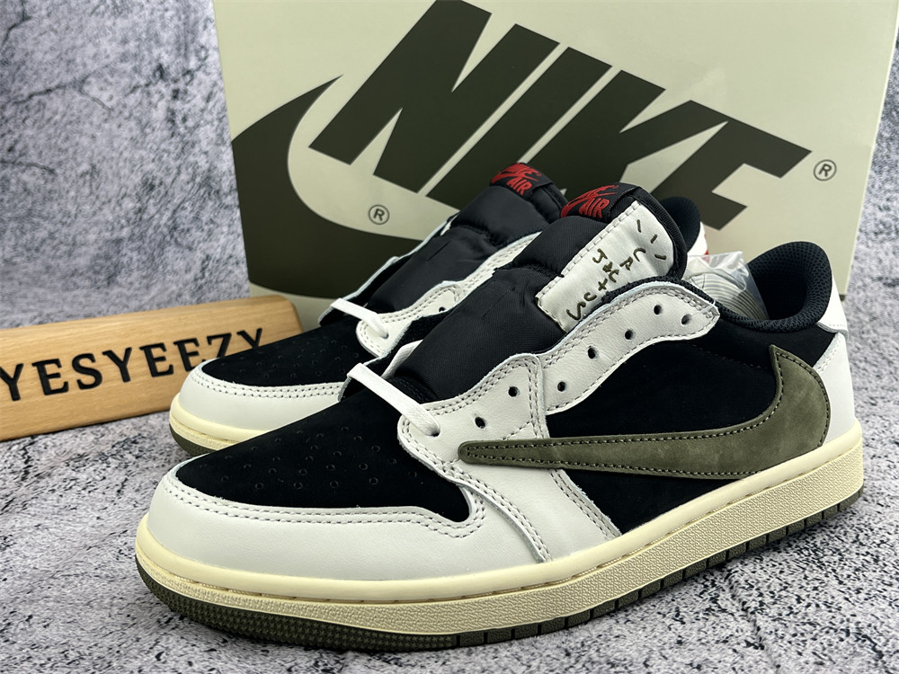 UA TRAVIS SCOTT X WMNS AIR JORDAN 1 LOW OG