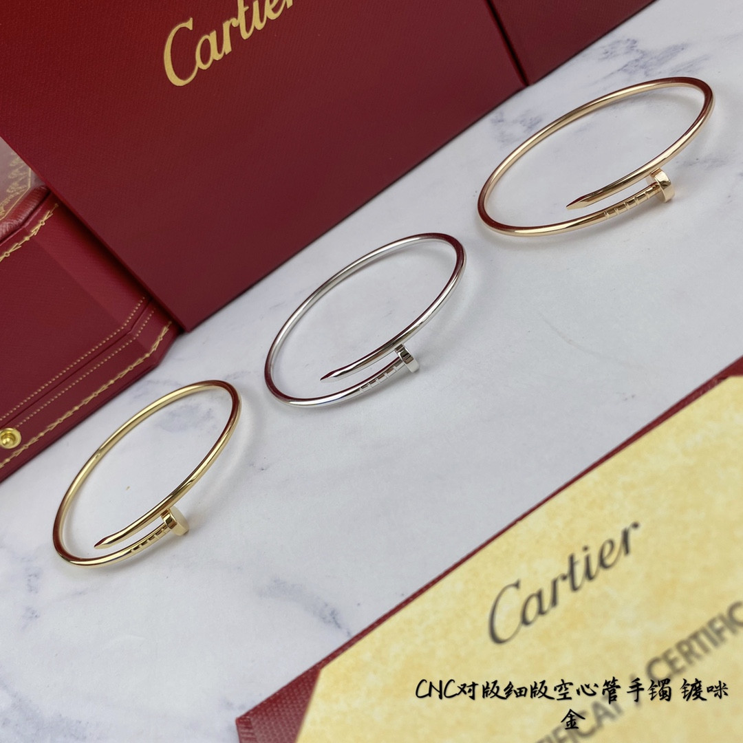 Ca*t1er Thin Hollow Tube Polished Nail Bracelet