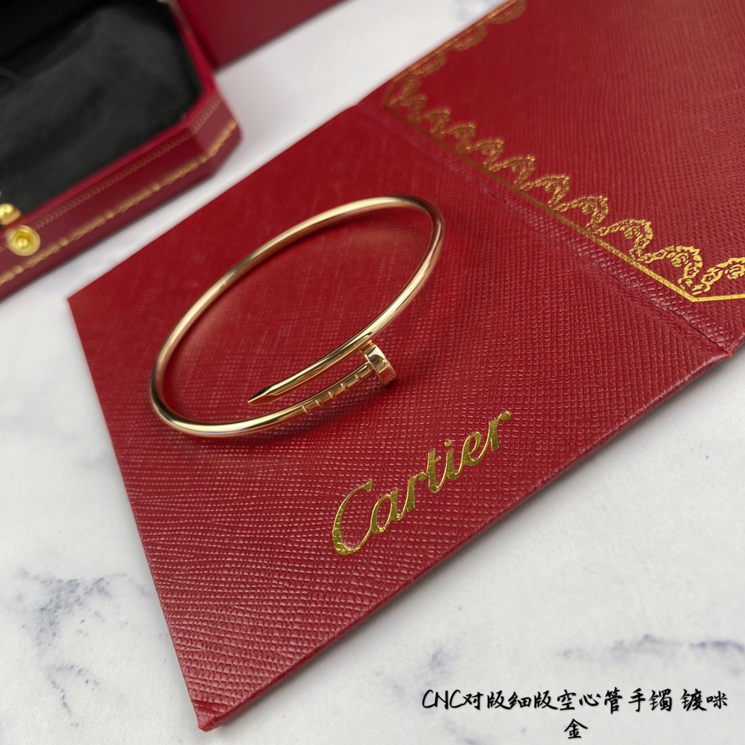 Ca*t1er Thin Hollow Tube Polished Nail Bracelet