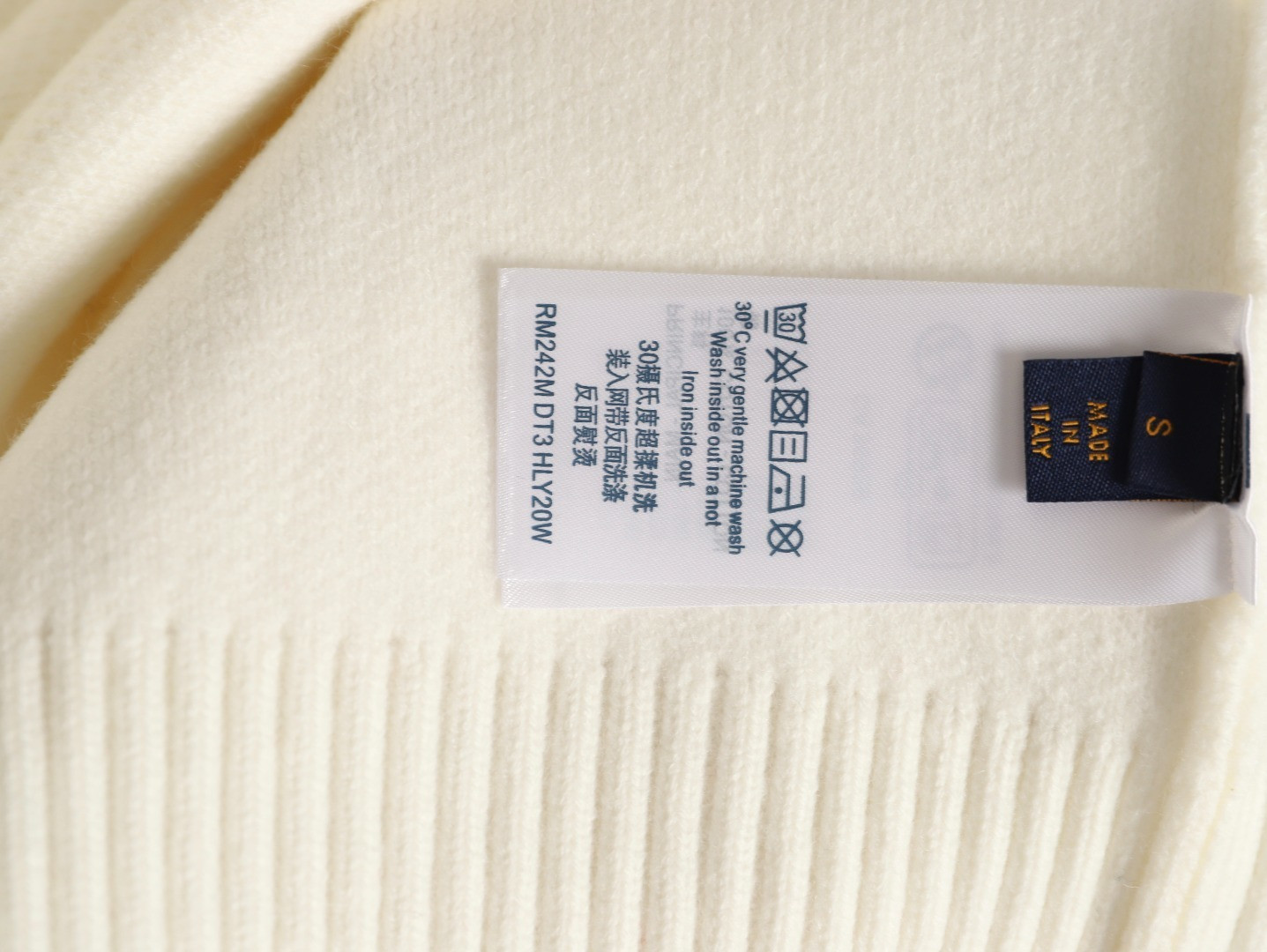 L0vis Vvtt0n 25ss Sweaters