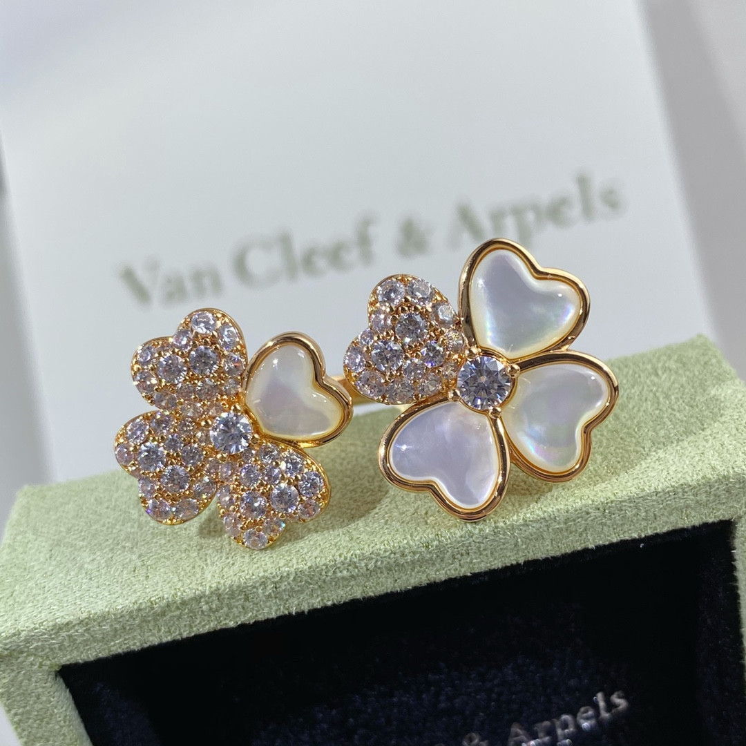 V*n Cl**f & Arpels Four Leaf Clover Ring