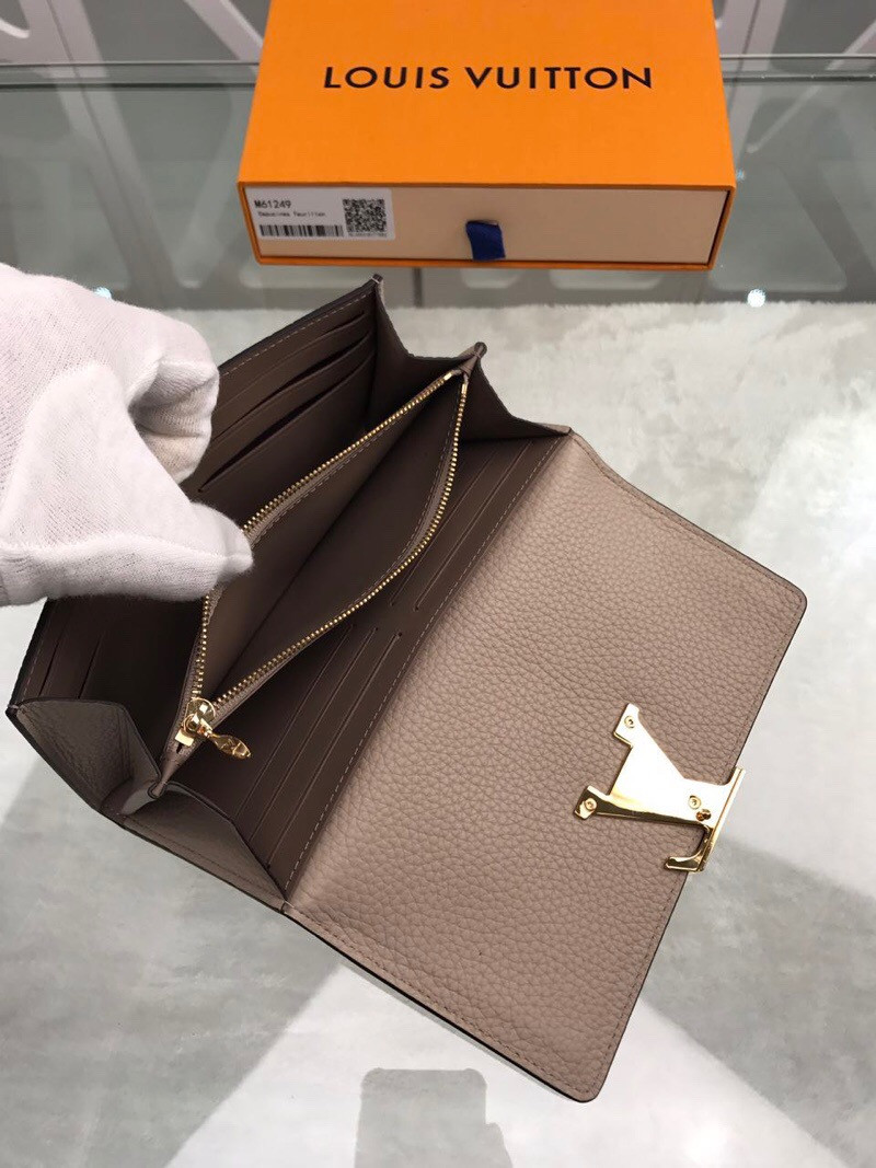 LV CAPUCINES Wallet M61249