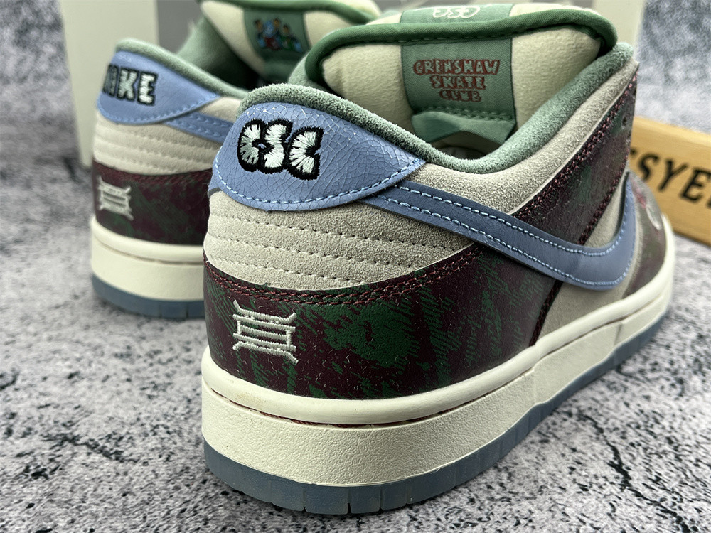UA NIKE CRENSHAW SKATE CLUB X DUNK LOW SB