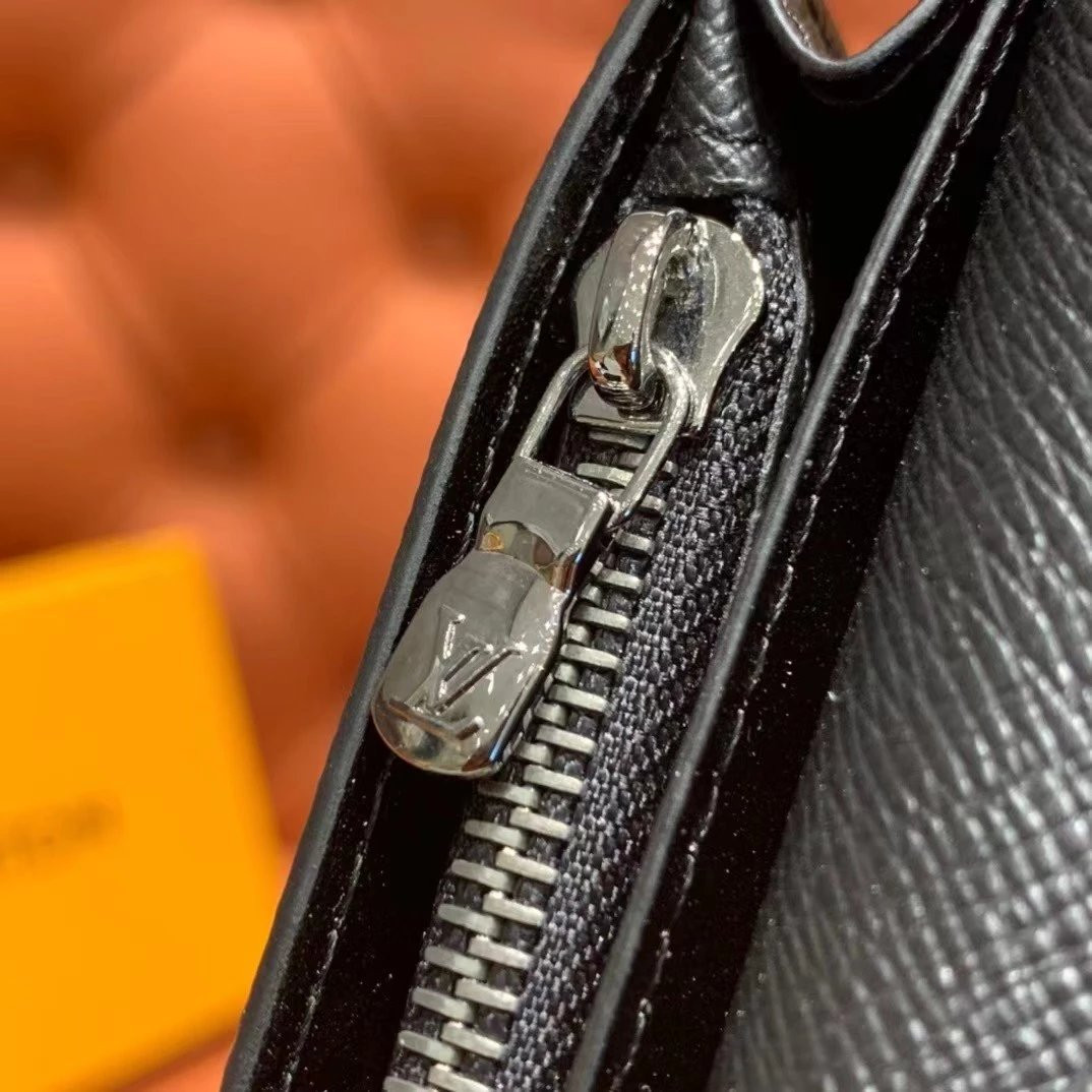 LV Christmas BRAZZA WALLET M61697
