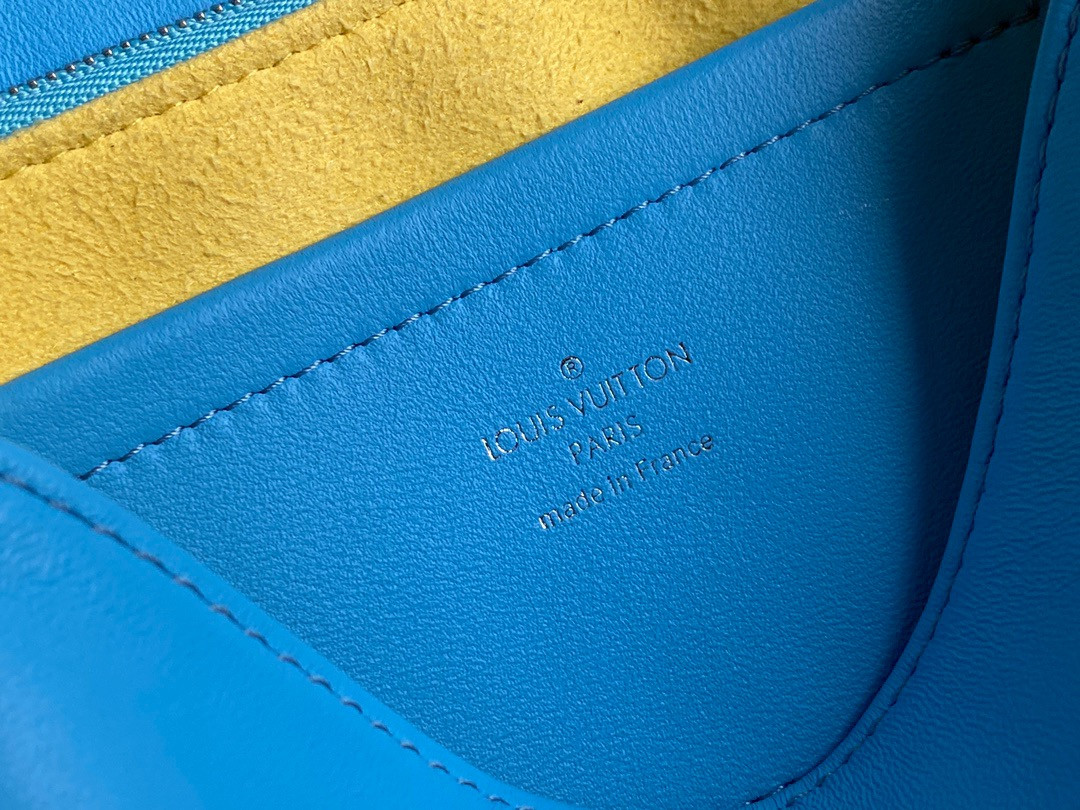 LV POCHETTE COUSSIN M80744
