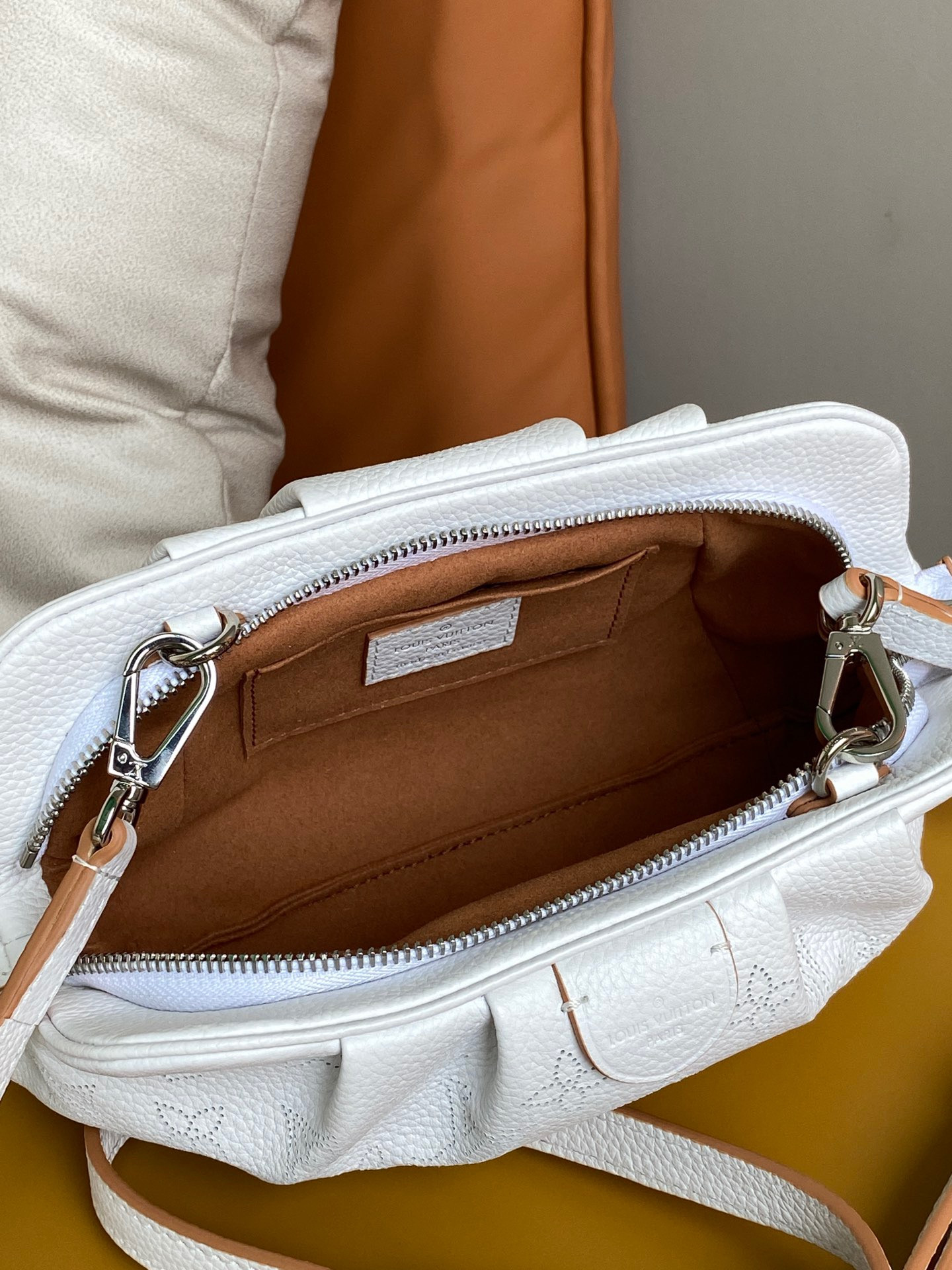 LV SCALA MINI POUCH M80410