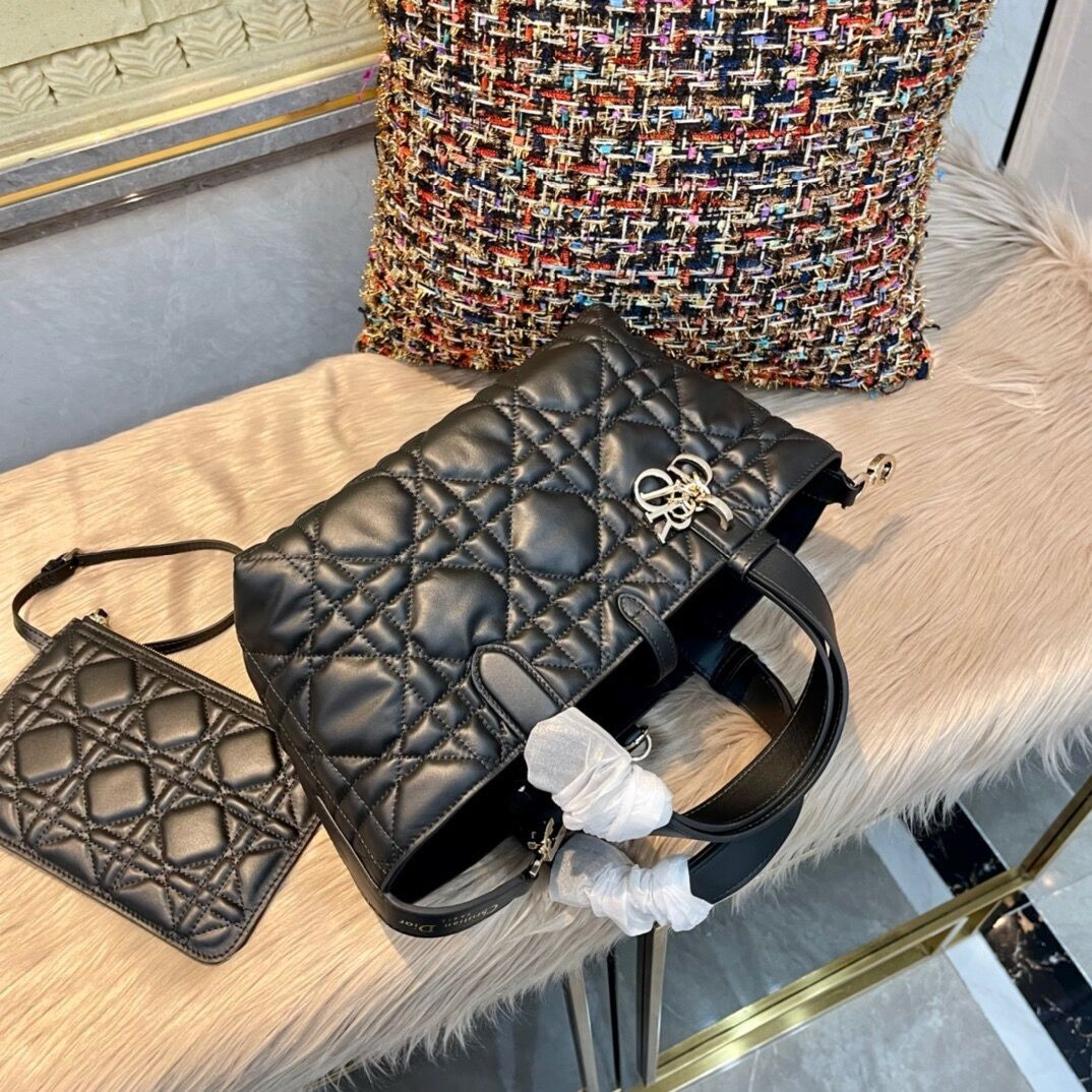 D10r CD Toujours tote small