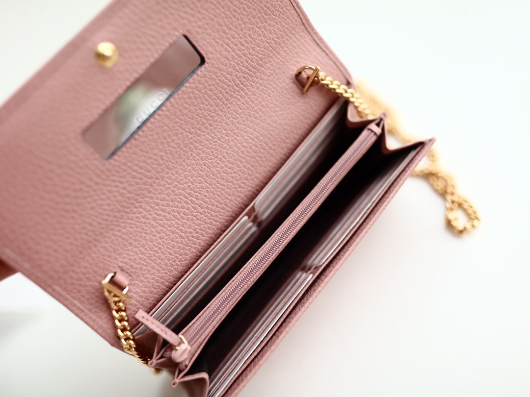 Gvc*1 GG Marmont leather chain wallet