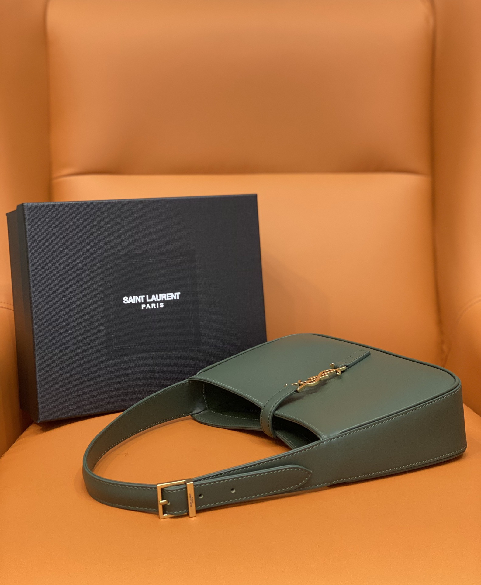 Y51 LE 5 À 7 IN SMOOTH LEATHER VERT FONCE  23 X 16 X 6.5 CM