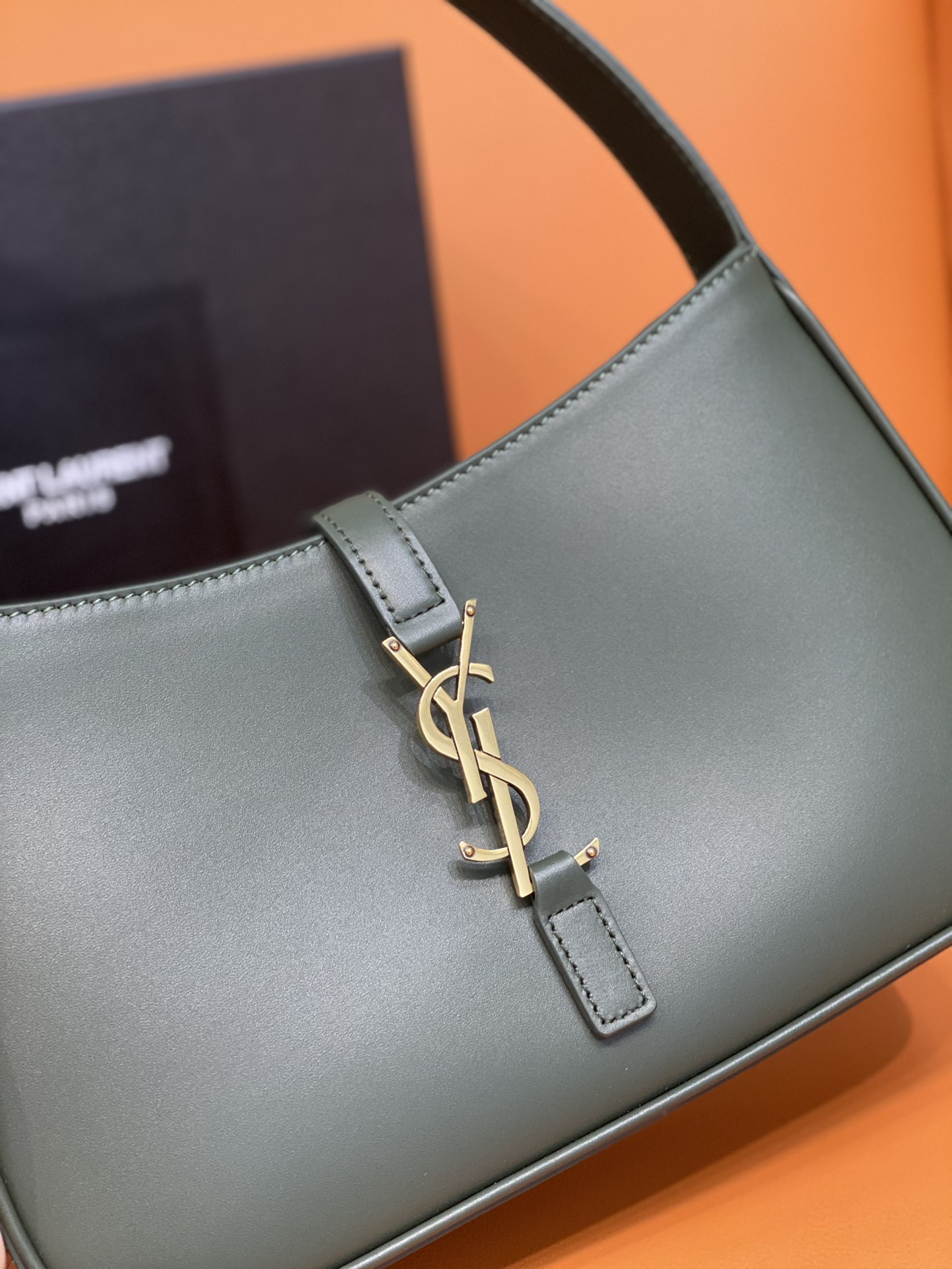 Y51 LE 5 À 7 IN SMOOTH LEATHER VERT FONCE  23 X 16 X 6.5 CM