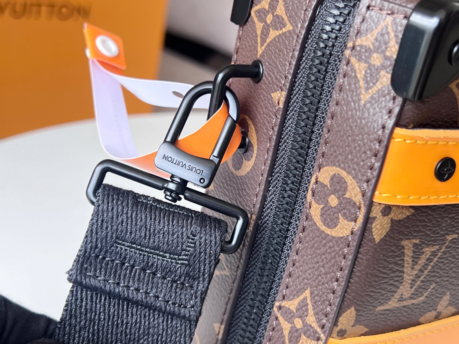 LV Handle Soft Trunk M46689 21.5x15x7cm