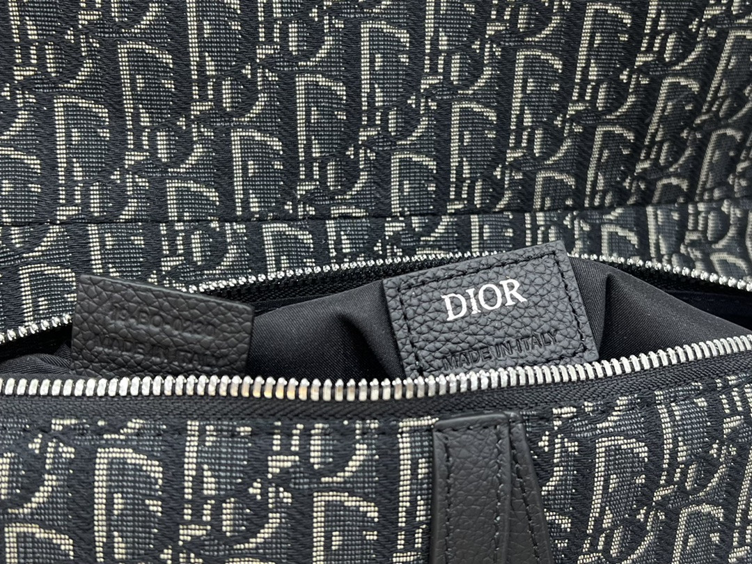 Chr1st1an D10r Saddle Crossbody Bag Oblique Canvas 26 x 19 x 4.5 cm