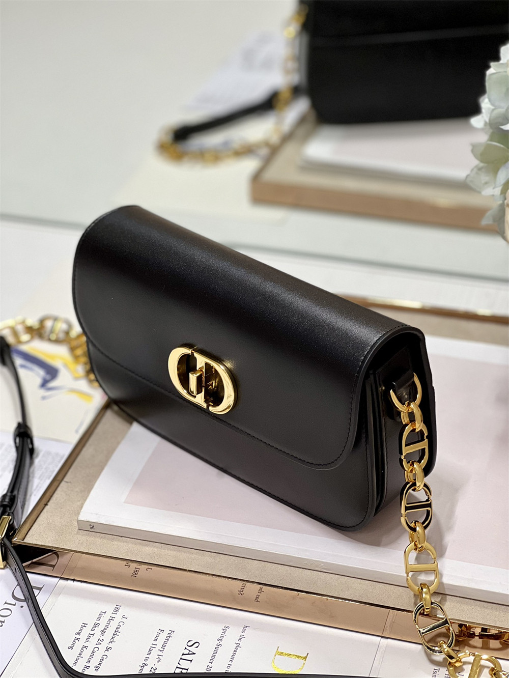 D10r 30 Montaigne Avenue Black 22.5 x 12.5 x 6.5 cm