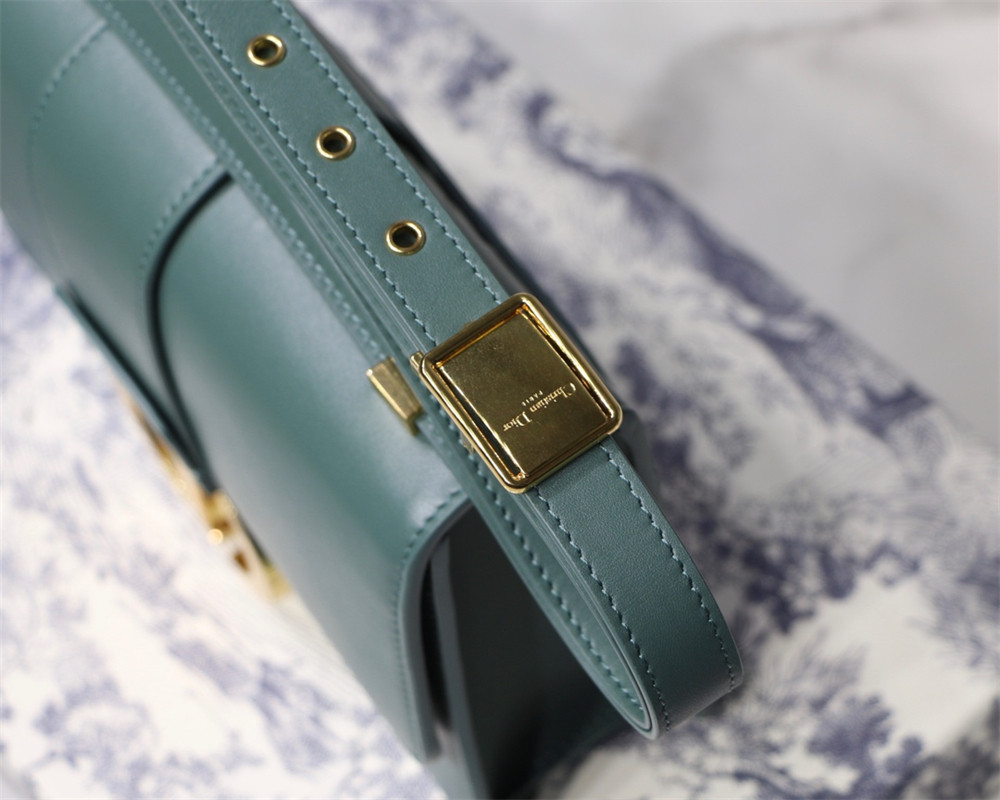 D10r 30 MONTAIGNE CHAIN BAG BLUE