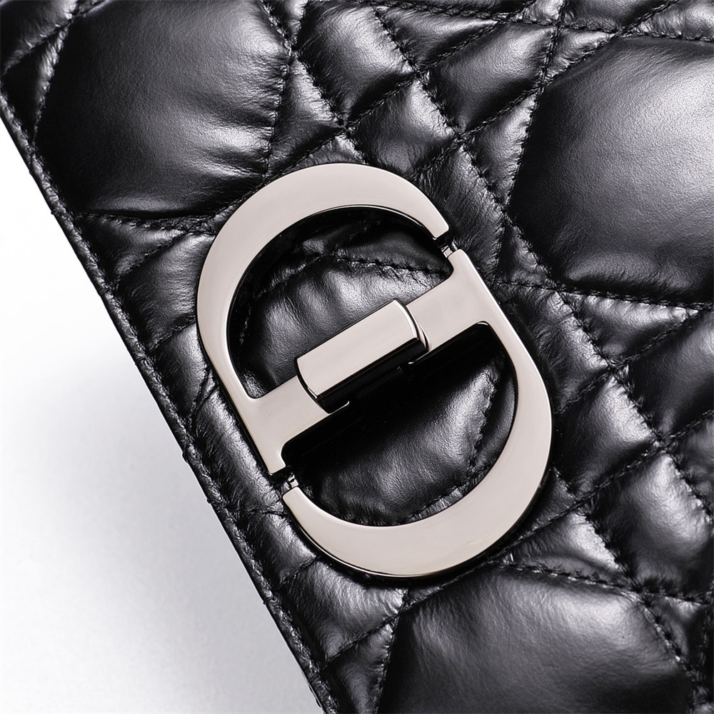 MEDIUM D10r CARO BAG Black S*pple Cannage Calfskin With Silver Hardware 20x12x7cm