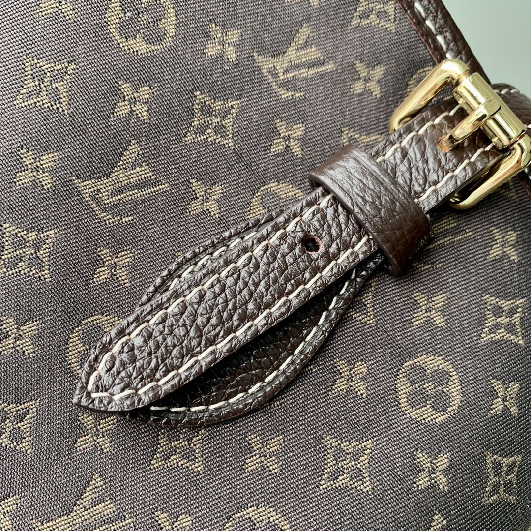 LV PETIT BUCKET M42238