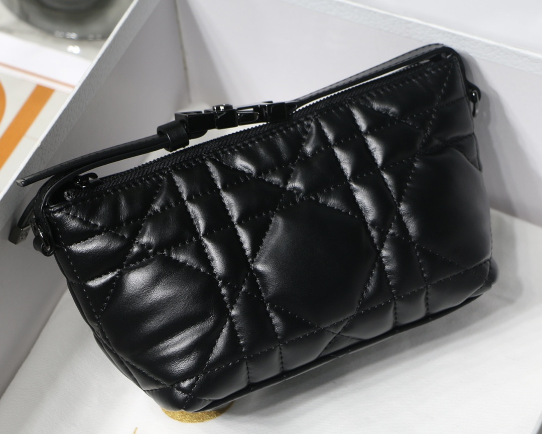 D10r TRAVEL NOMAD POUCH BLACK