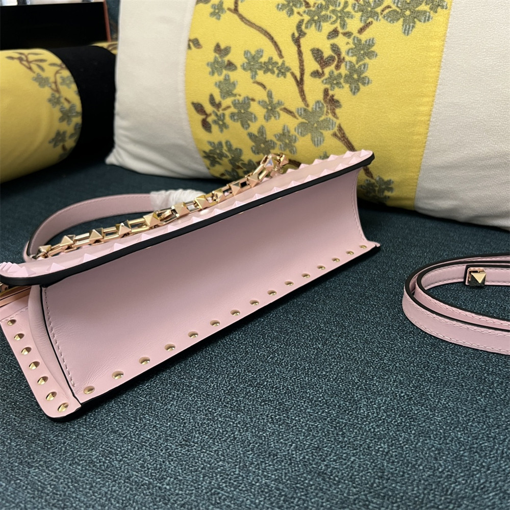 Va1e*ntin0 GARAVANI ROCKSTUD23 smooth calfskin handbag Pink