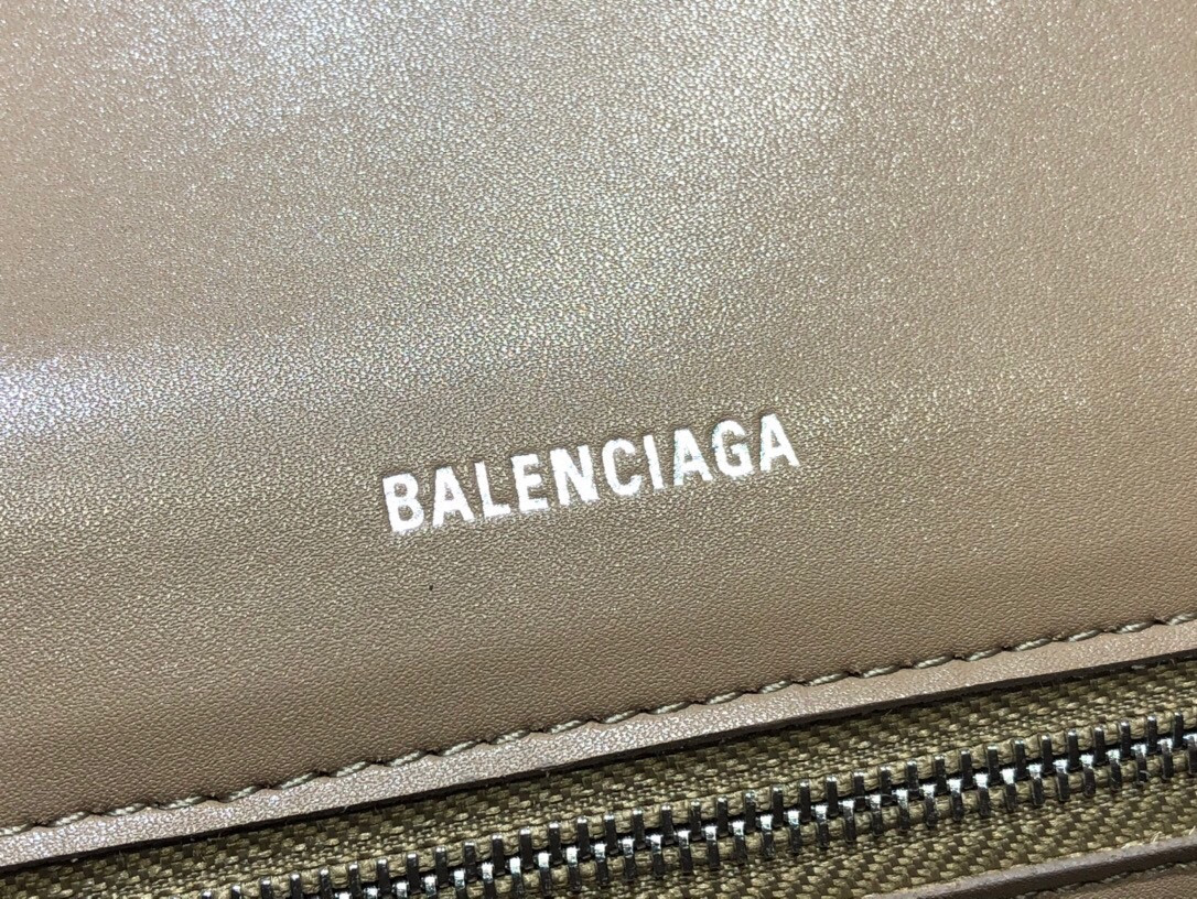 Ba1en*iaga WOMEN