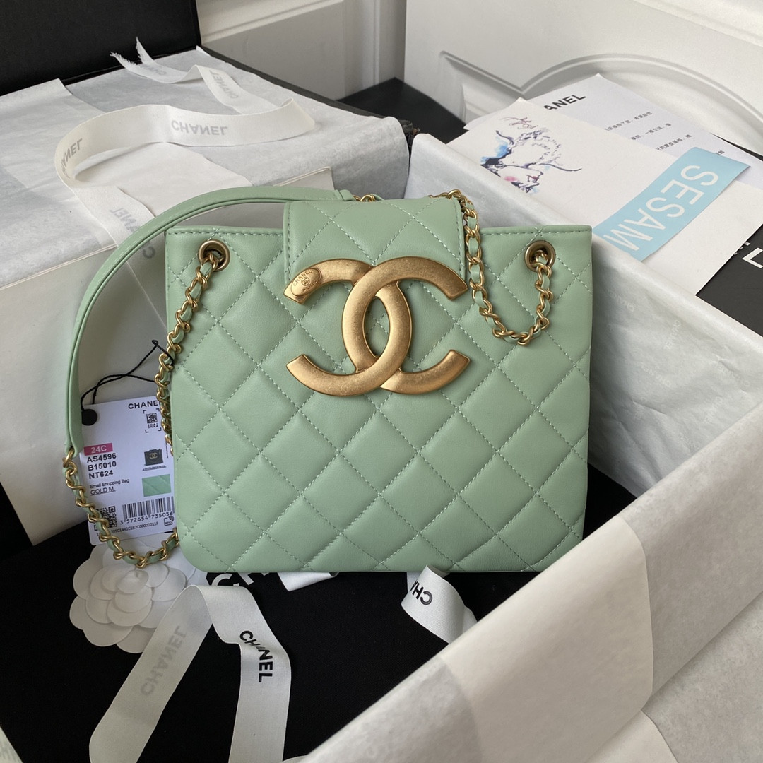 Ch**el BAGUETTE BAG GREEN 17.5×20×5cm