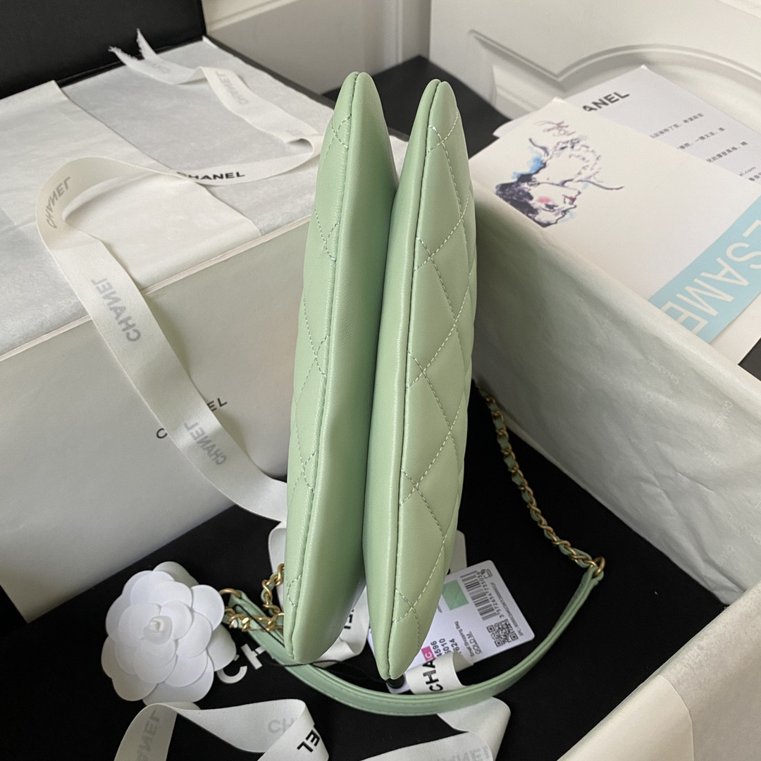 Ch**el BAGUETTE BAG GREEN 17.5×20×5cm