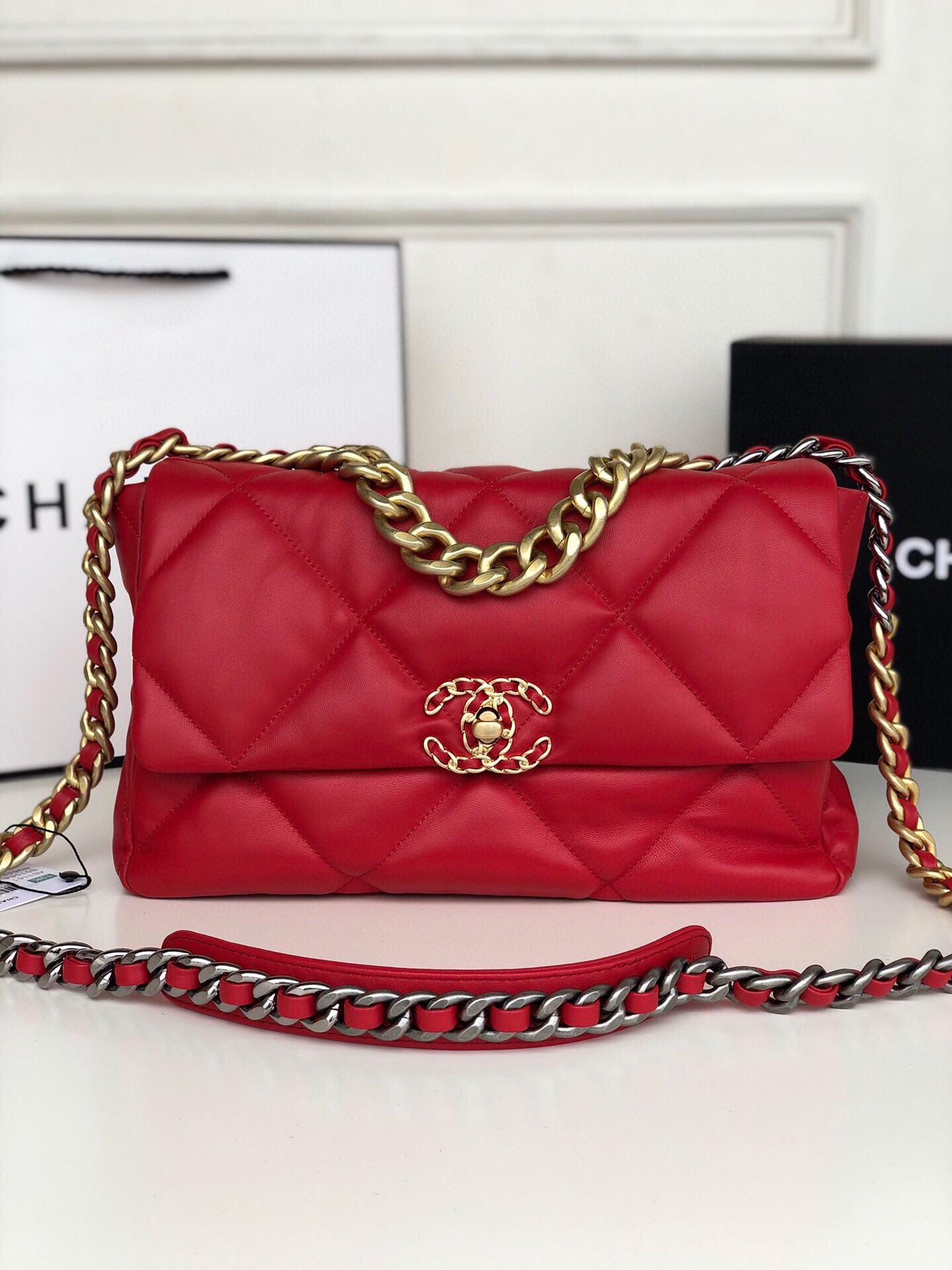 Ch**el 19 LARGE HANDBAG Shiny Leather, Gold-Tone, Silver-Tone & Ruthenium-Finish Metal Red 7.8 × 11.7 × 3.9 in