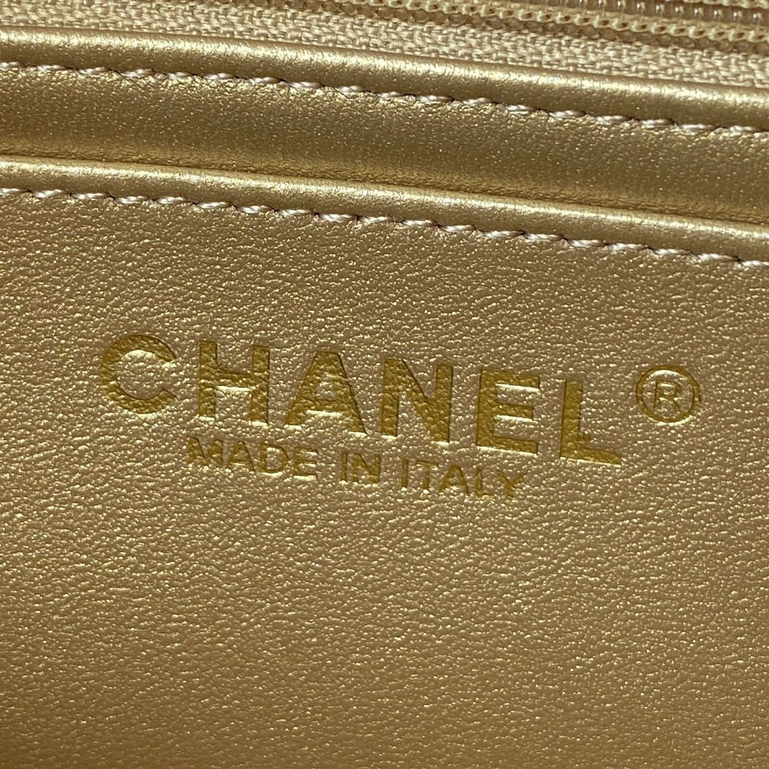 Ch**el MINI FLAP BAG SHINY CALFSKIN & gold-TONE METAL LIGHT pink 4.7 × 7.8 × 2.3 in