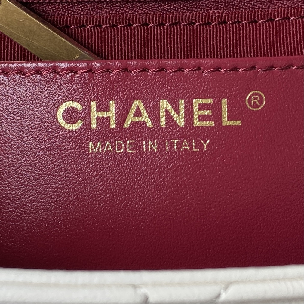 Ch**el MINI FLAP BAG WHITE 4.7 × 7.8 × 2.3 in
