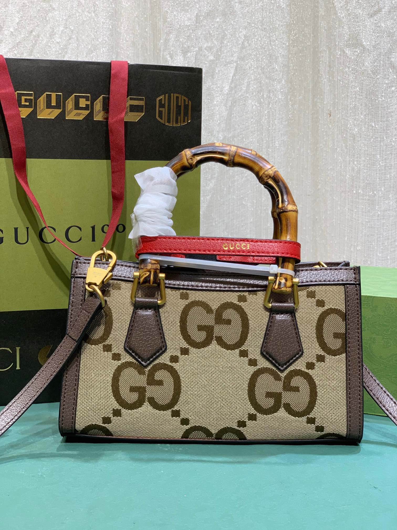 Gvc*1 DIANA SMALL SHOULDER BAG 25W x 16H x 9D CM