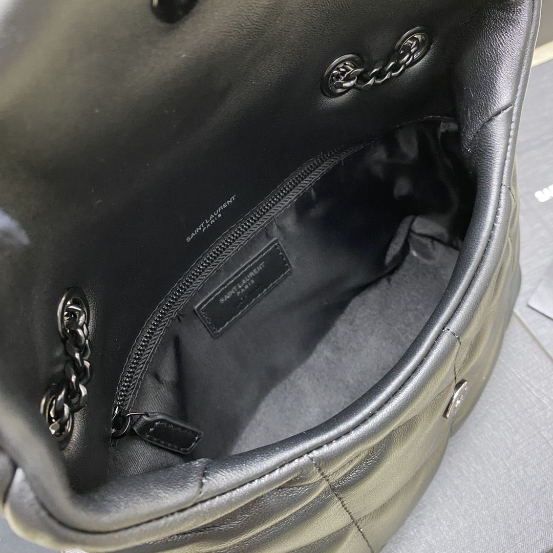 Y51 PUFFER IN LEATHER BLACK SILVER 23 X 15.5 X 5.8 CM