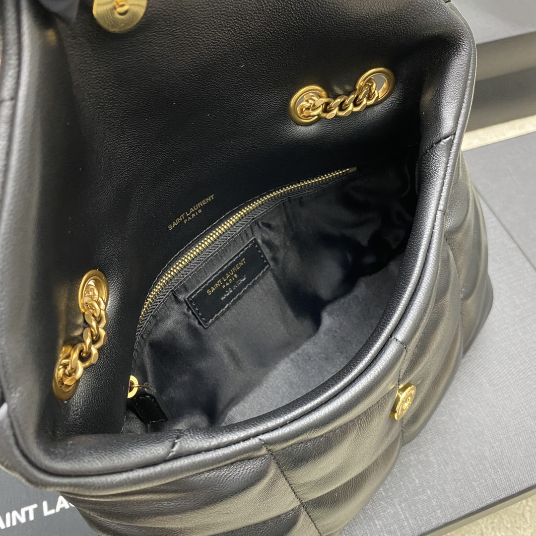 Y51 PUFFER IN LEATHER BLACK 23 X 15.5 X 5.8 CM