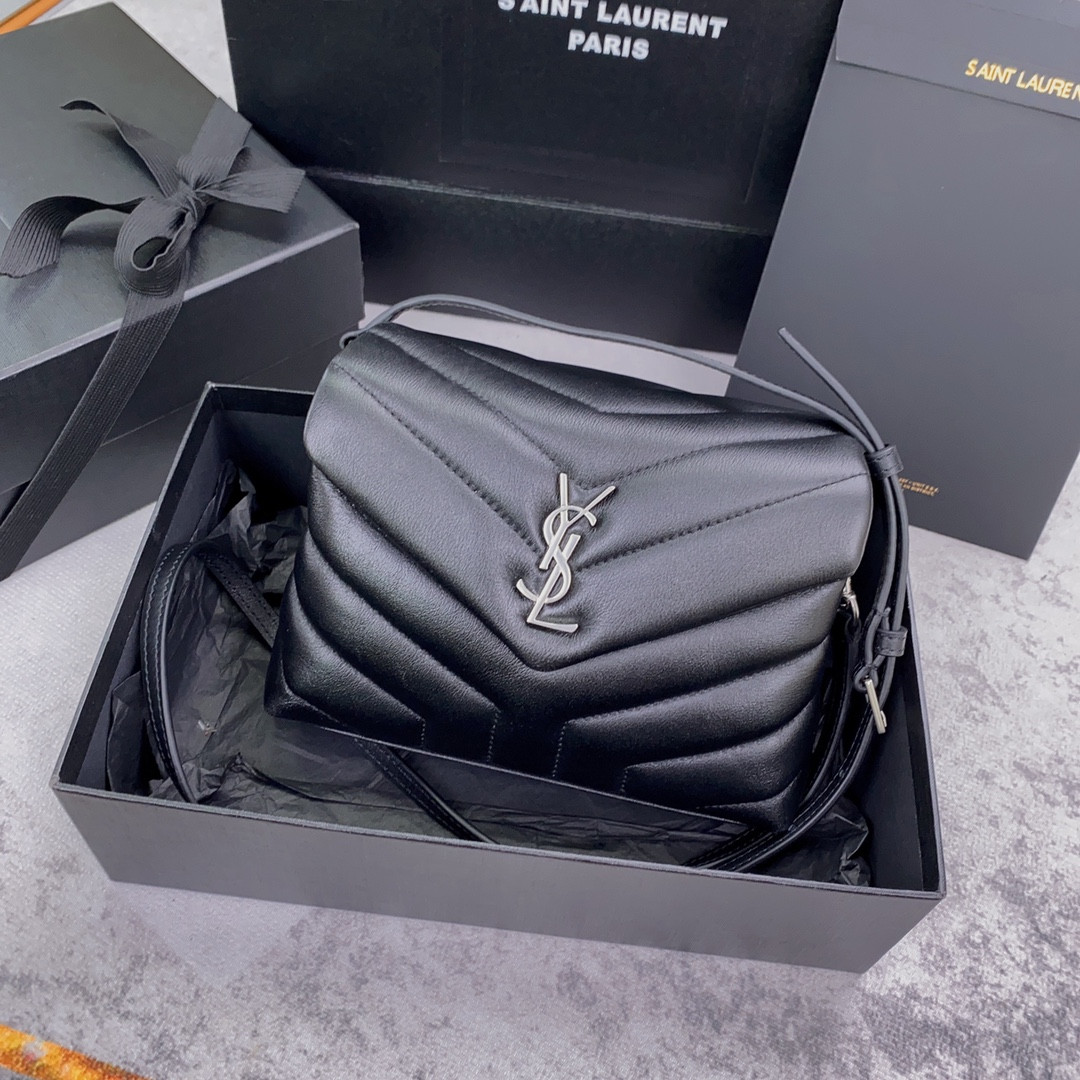 Y51 TOY LOULOU IN QUILTED LEATHER BLACK SILVER 7.9 X 5.5 X 3 INCHES