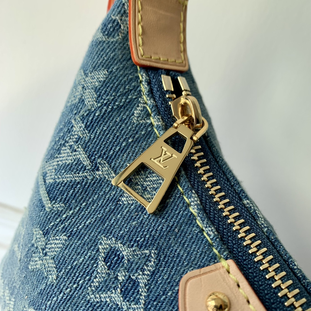 L0vis Vvtt0n M82949 Hills Pochette 7.3 x 4.3 x 2.6 inches
