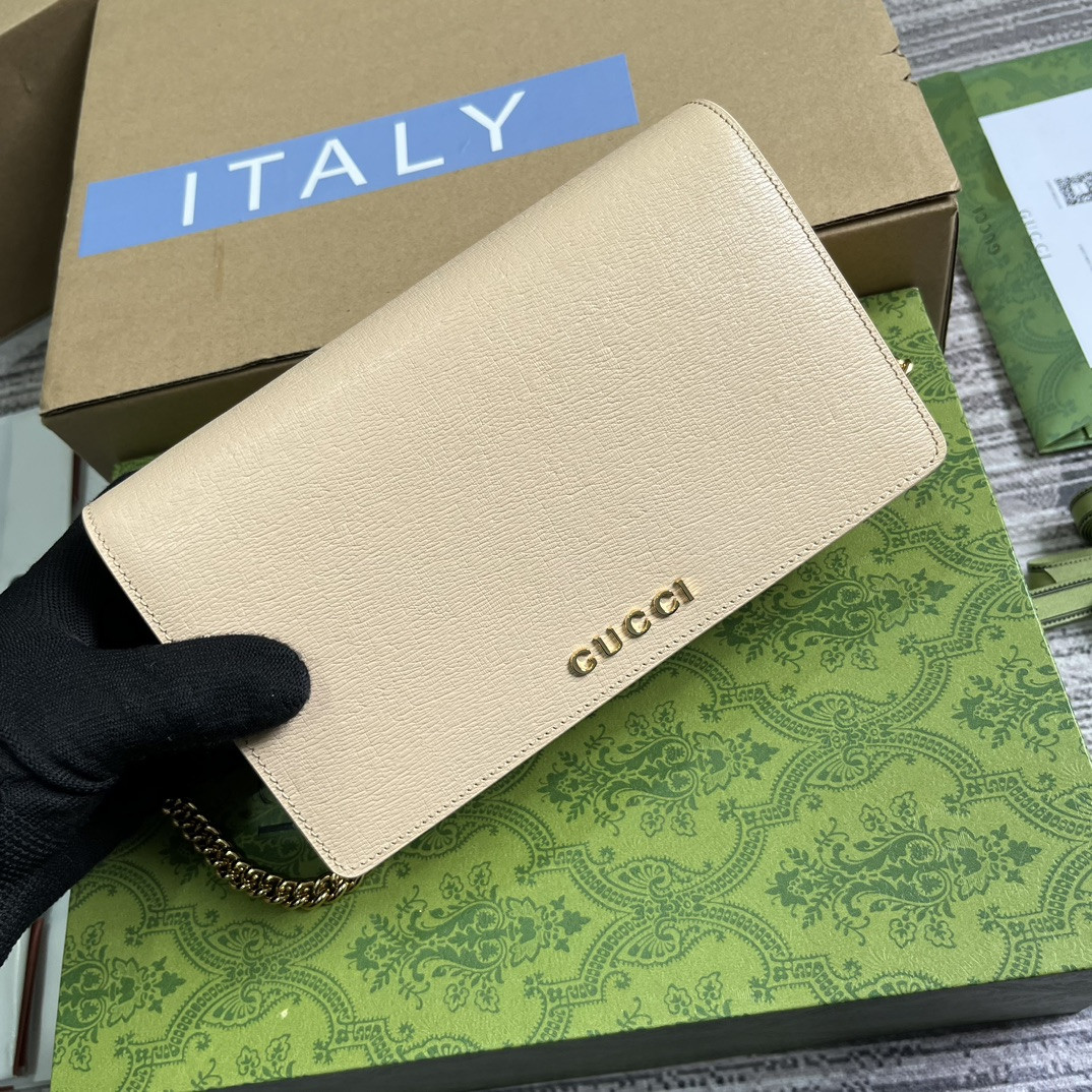 CHAIN WALLET WITH Gvc*1 SCRIPT LIGHT beige 7.8"W x 5"H x 1.6"D