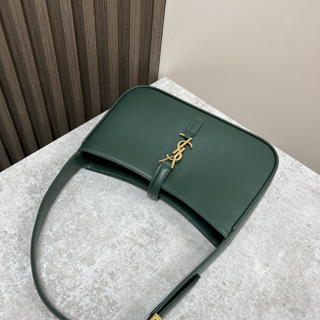 Y51 LE 5 À 7 IN SMOOTH LEATHER VERT FONCE 9 X 6.3 X 2.5 INCHES