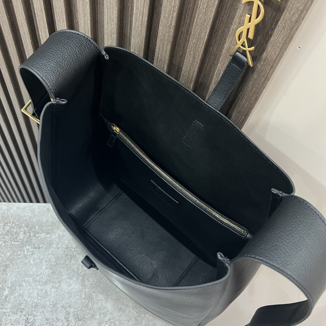 Y51 LE 5 À 7 S*pPLE LARGE IN SMOOTH LEATHER BLACK 11.8" X 11" X 4.3"