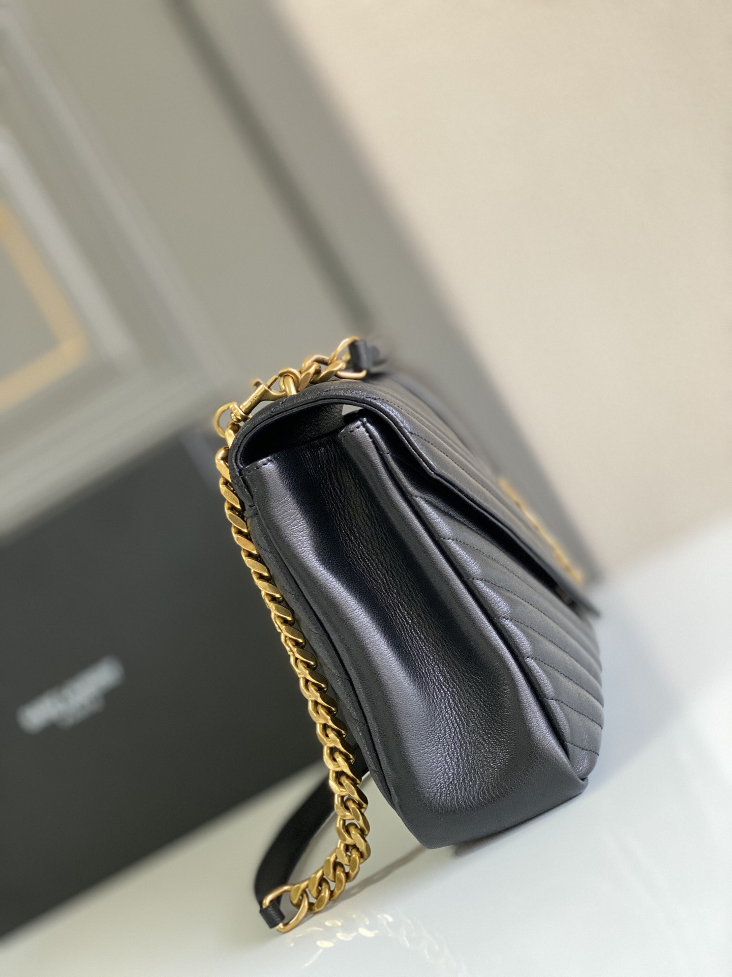 Y51 COLLEGE LARGE IN QUILTED LEATHER BLACK GOLD 32X21X8 CM