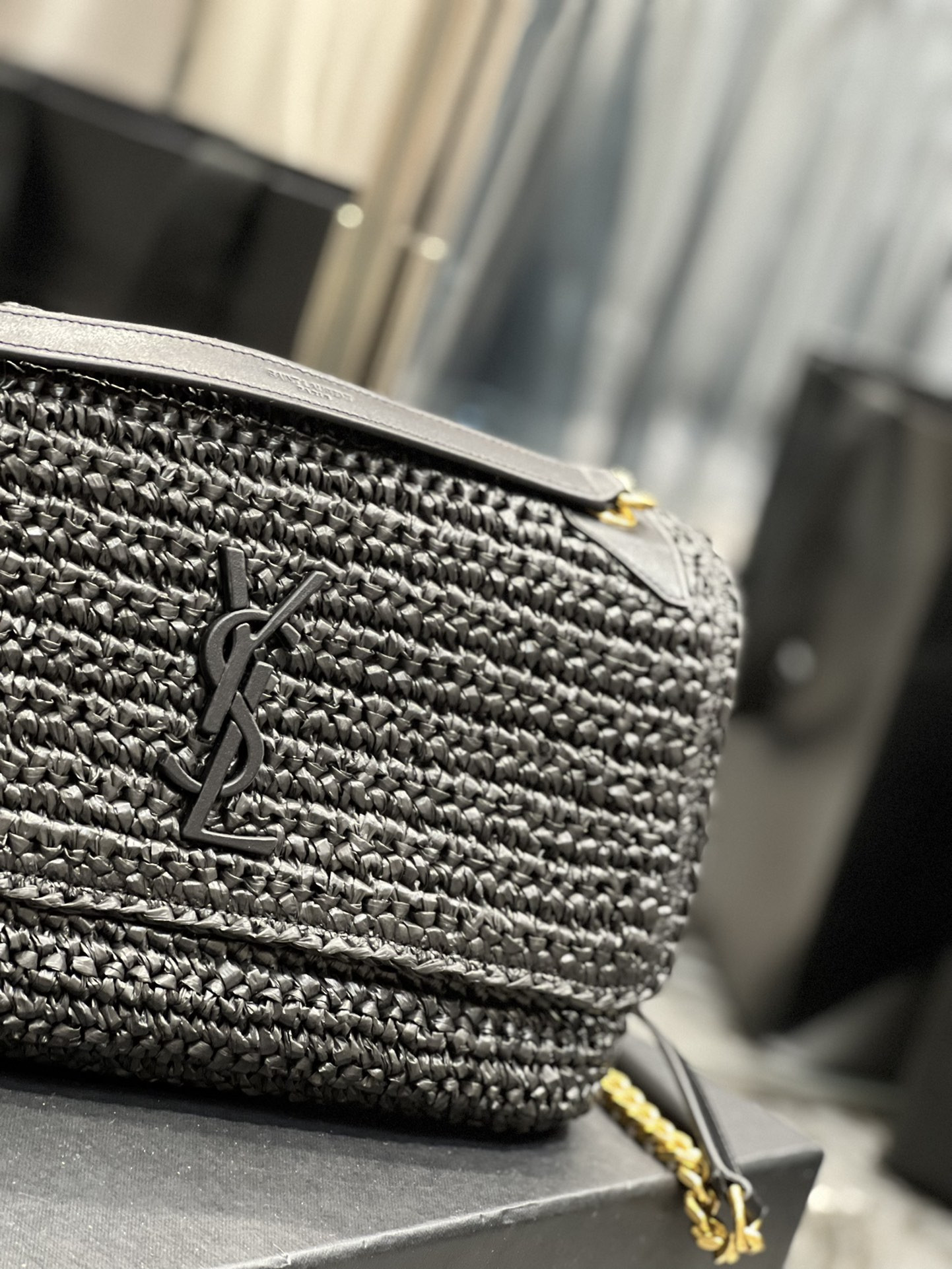 Y51 NIKI MEDIUM CHAIN BAG IN RAFFIA AND LEATHER BLACK 11 X 7.8 X 3.3 INCHES