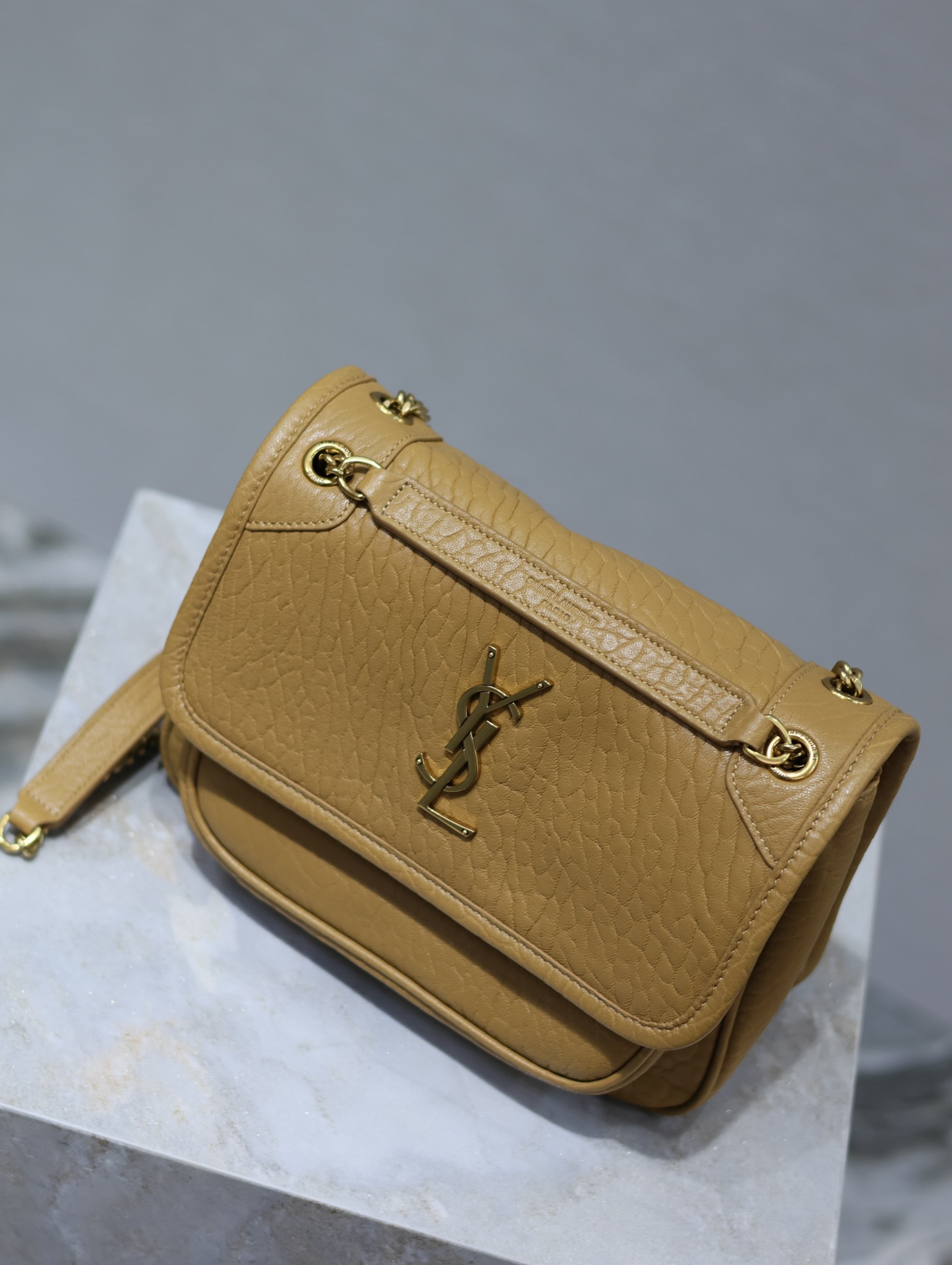 Y51 NIKI BABY IN VINTAGE LEATHER DARK CORK 8.2 X 6 X 2.9 INCHES